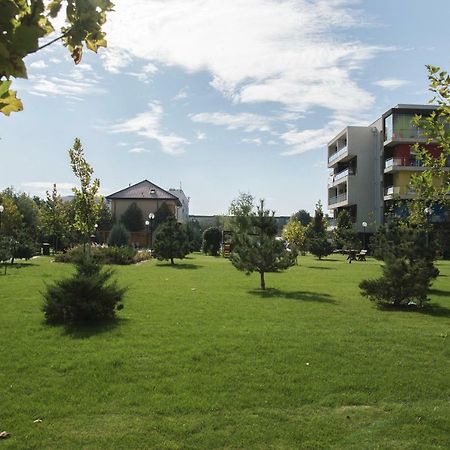 Airport Residence - Across From Otopeni Airport Exterior photo